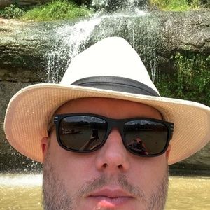 Meet your Posher, Benson